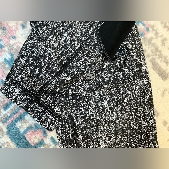 Lululemon Pace Perfect  Air Time White Black/Black Size 4 - Picture 9 of 14